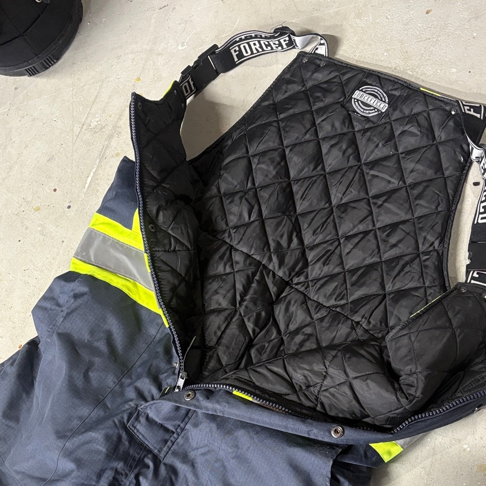 Reflective Black and Yellow Work Overalls - Picture 3 of 5